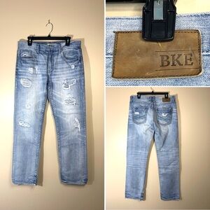 BKE men’s Jake straight light wash jeans. Size 33R